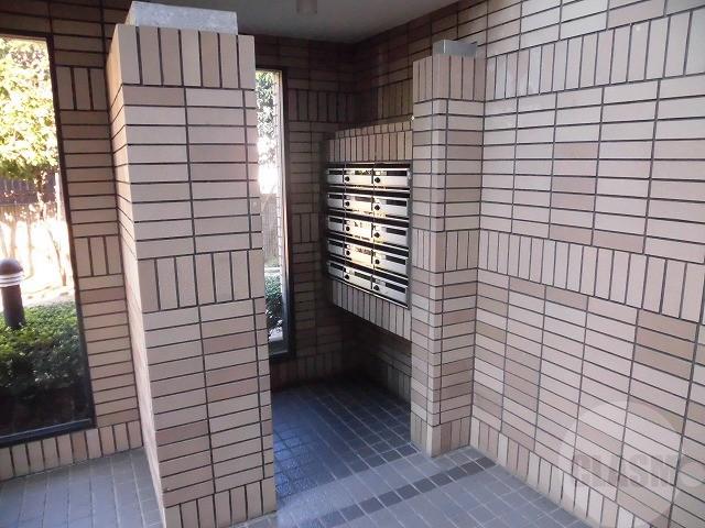 21/30 エントランス