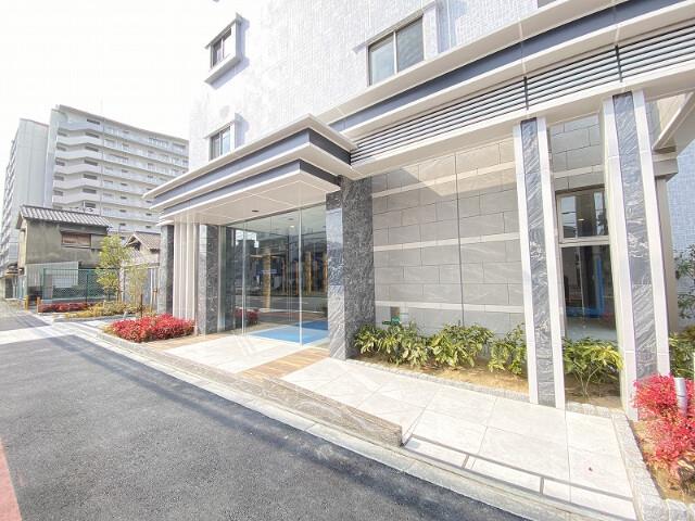 21/28 エントランス