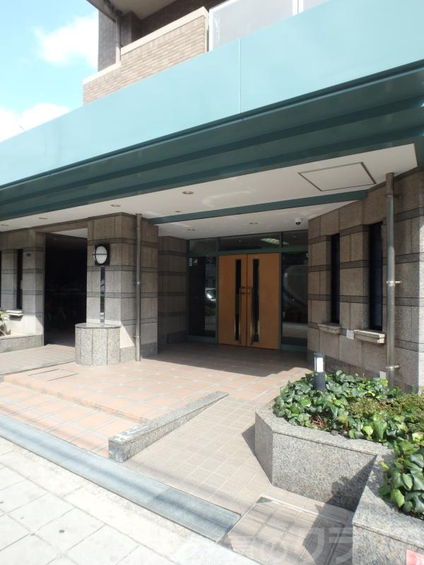 22/30 エントランス