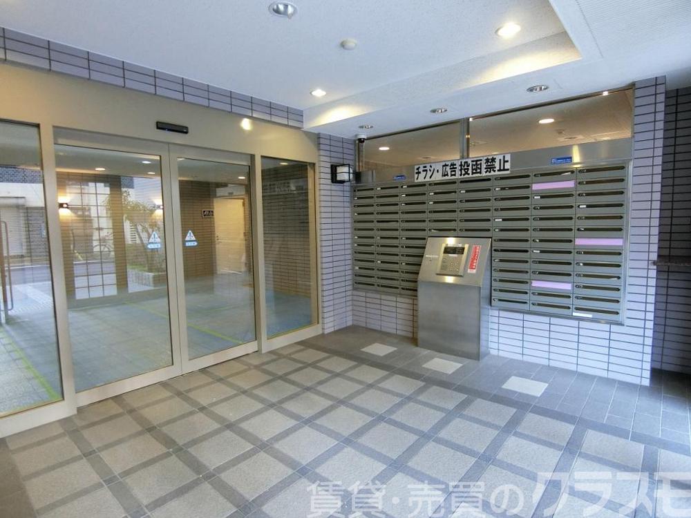 28/30 エントランス