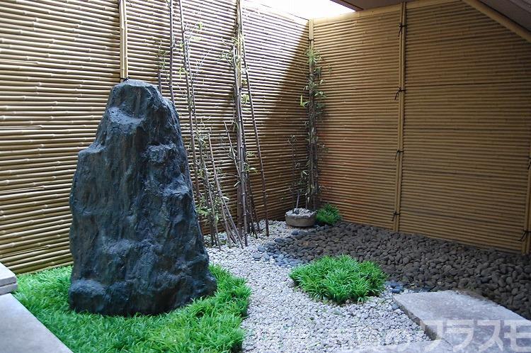 28/30 エントランス