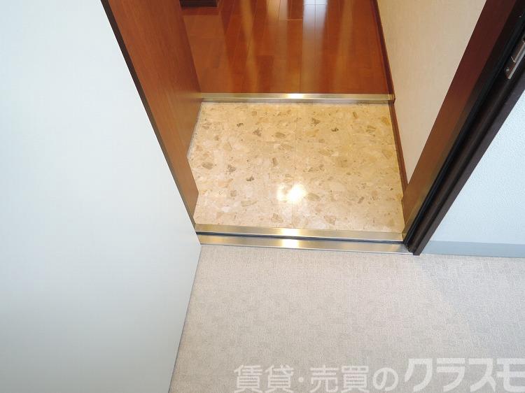 14/30 玄関