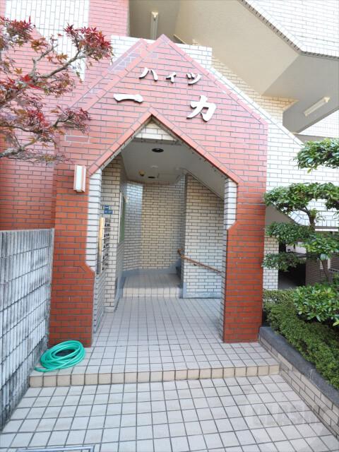 15/23 エントランス