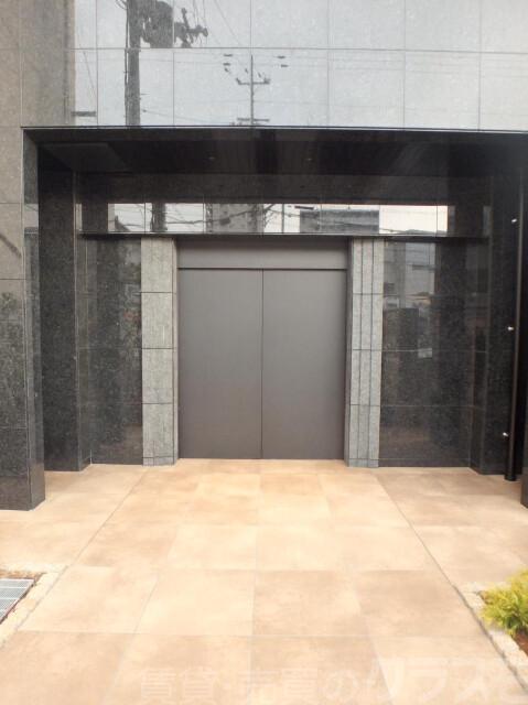 20/28 エントランス