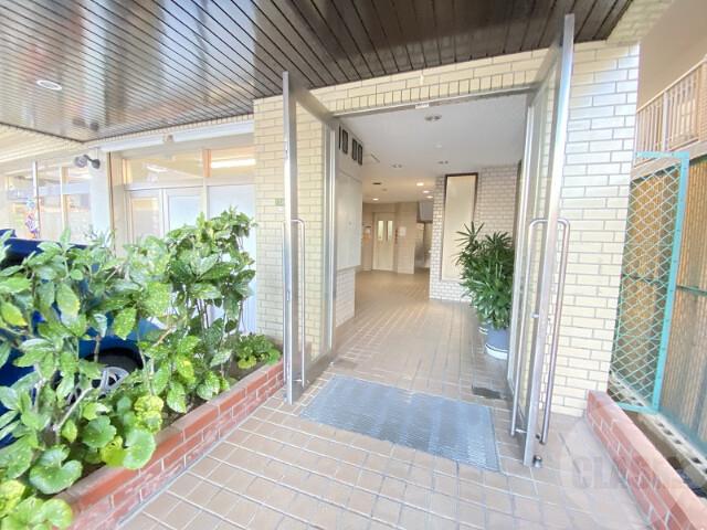 20/30 エントランス