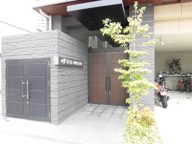 22/30 エントランス