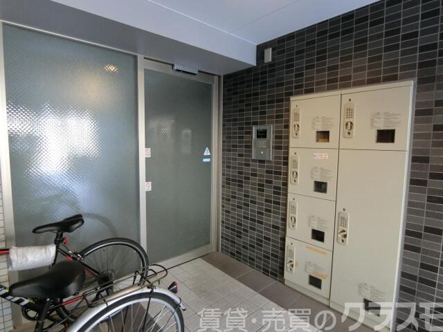 28/30 エントランス