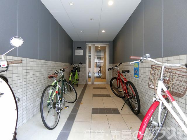 30/30 エントランス