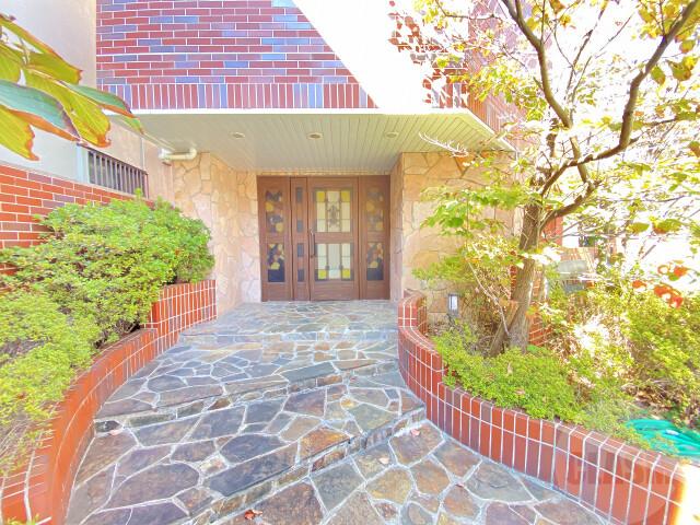 16/25 エントランス