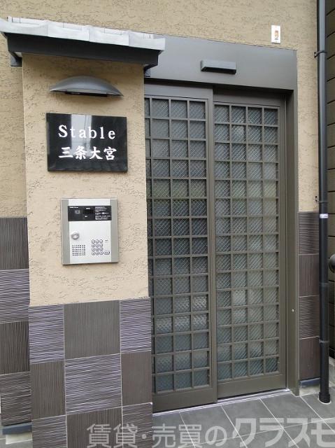 28/30 エントランス