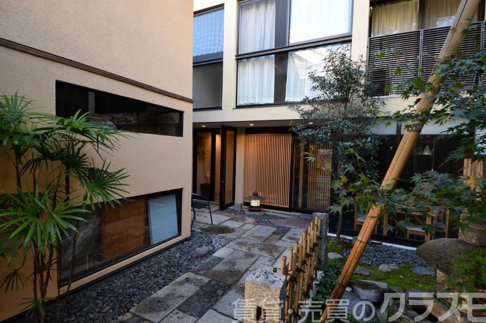 2/4 エントランス