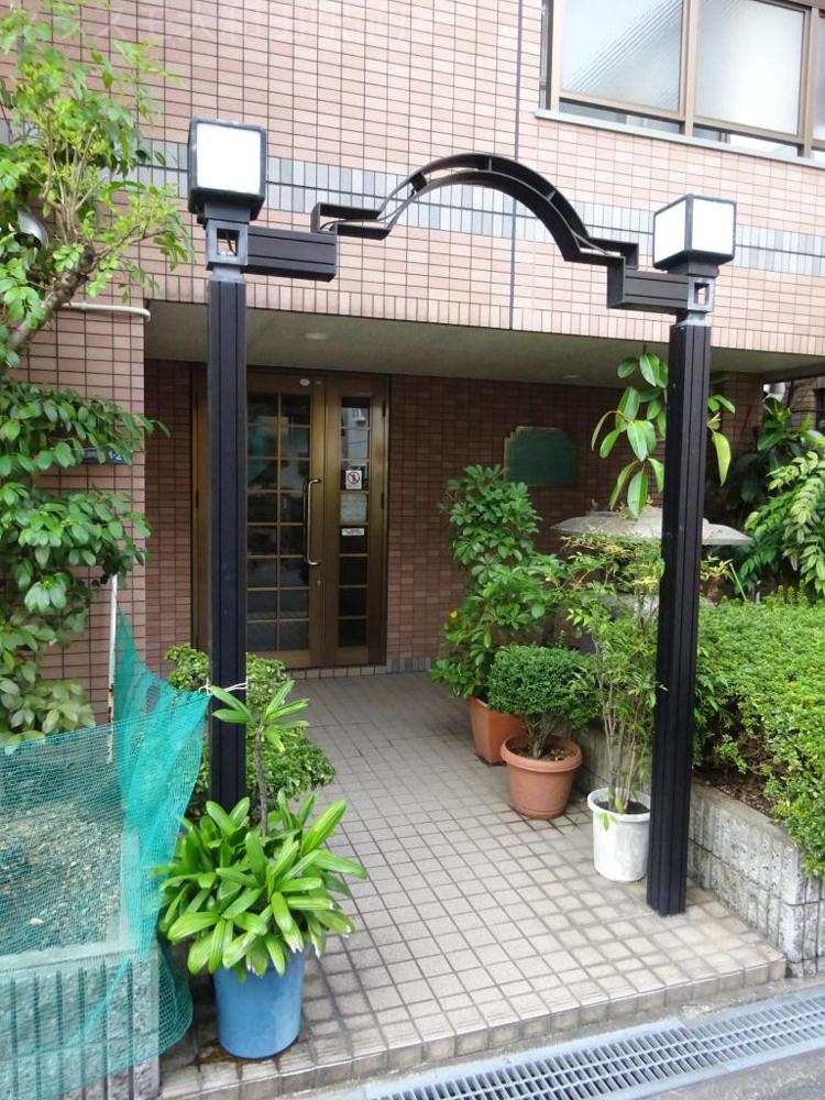 18/22 エントランス