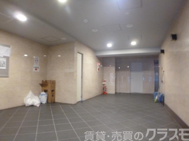 28/30 エントランス