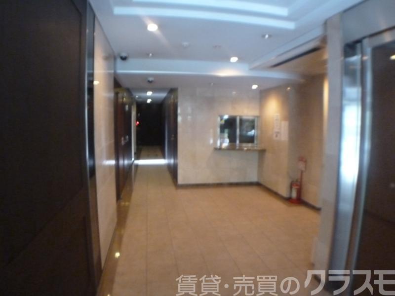 28/30 エントランス