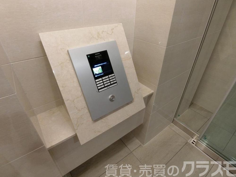 28/30 エントランス