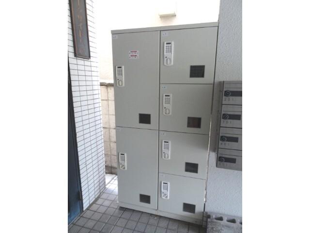 18/23 エントランス