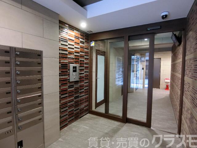 28/30 エントランス