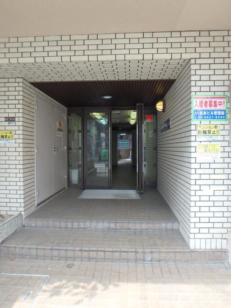 22/30 エントランス