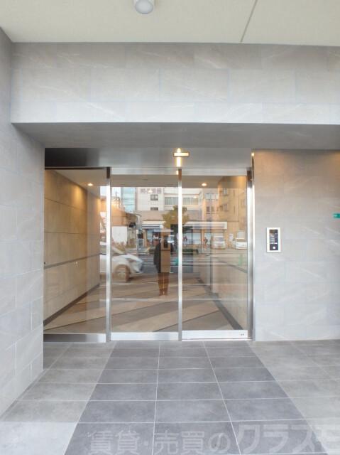 18/29 エントランス