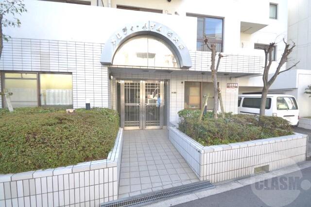 20/30 エントランス