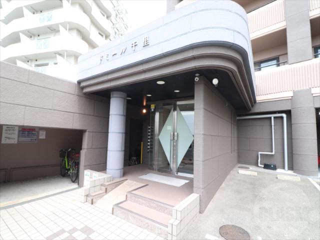 22/30 エントランス