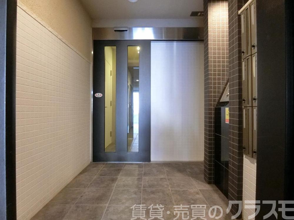 28/30 エントランス