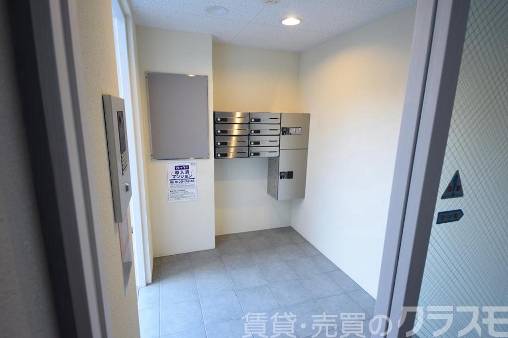 27/30 エントランス