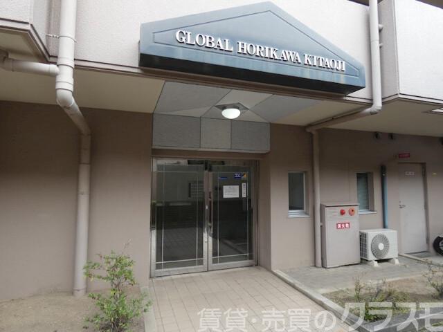 22/30 エントランス