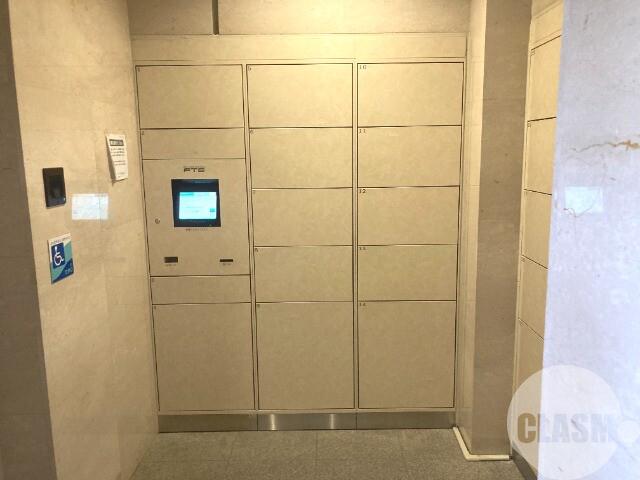 22/28 エントランス