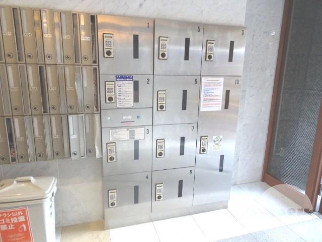 18/23 エントランス