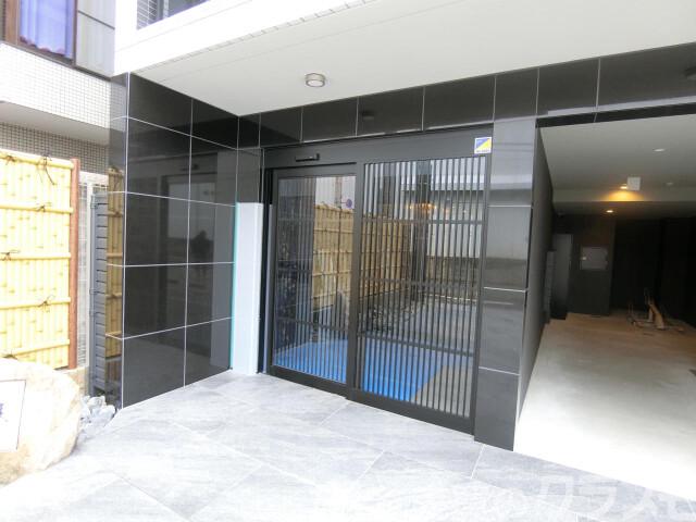 28/30 エントランス