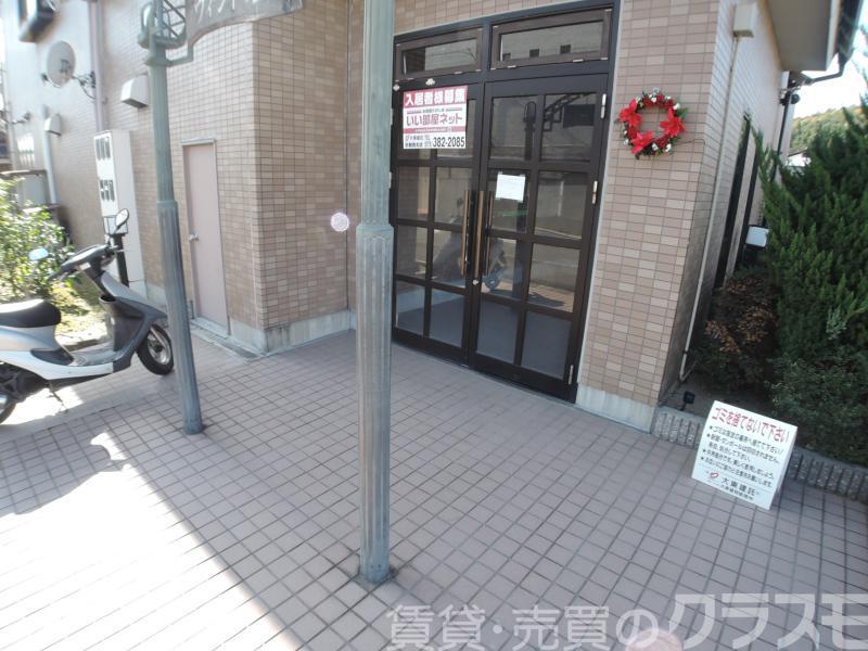 30/30 エントランス