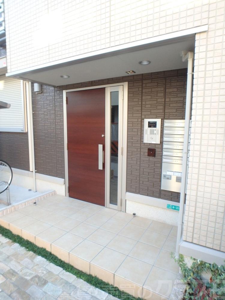 25/30 エントランス