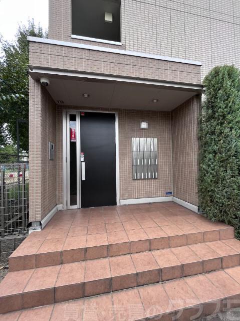 26/30 エントランス