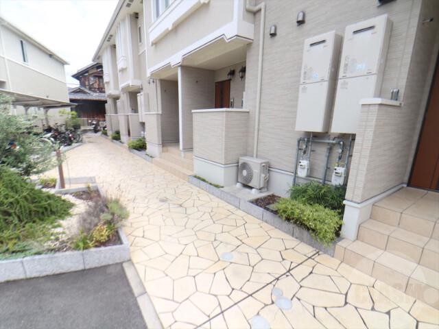 22/30 エントランス