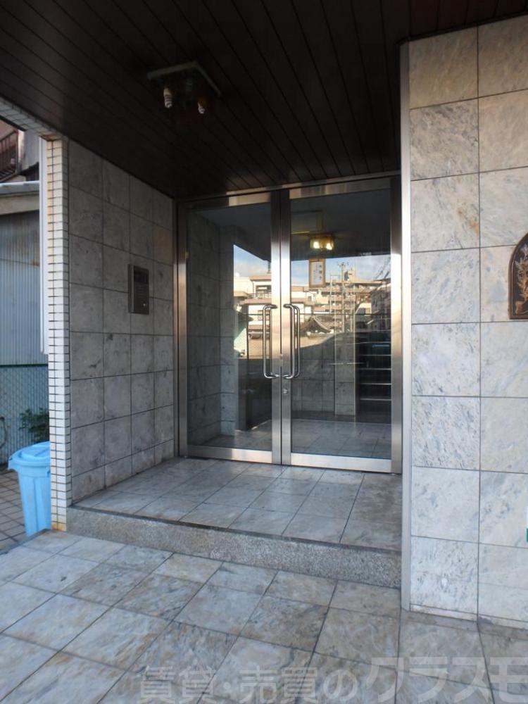 17/26 エントランス