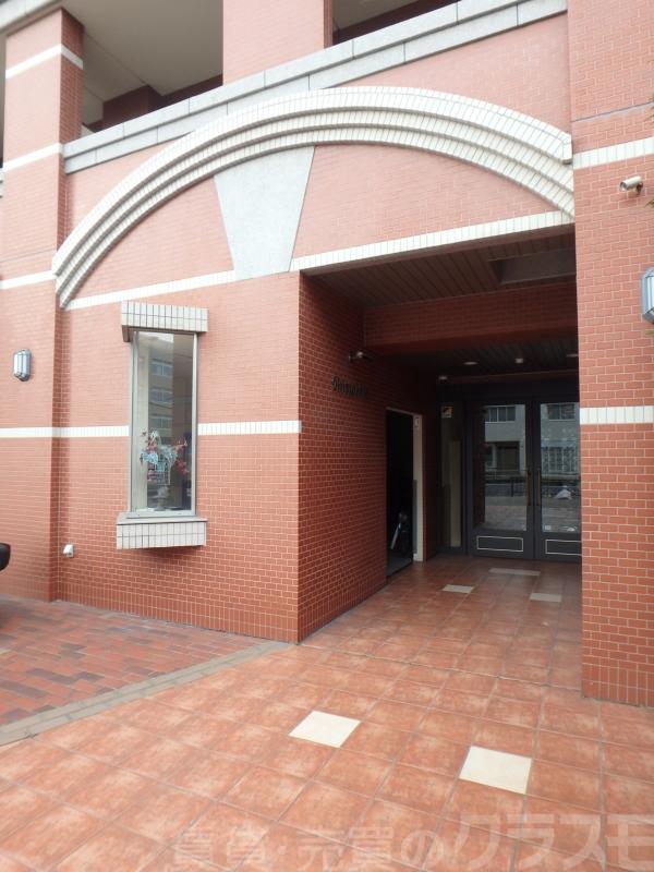 25/30 エントランス