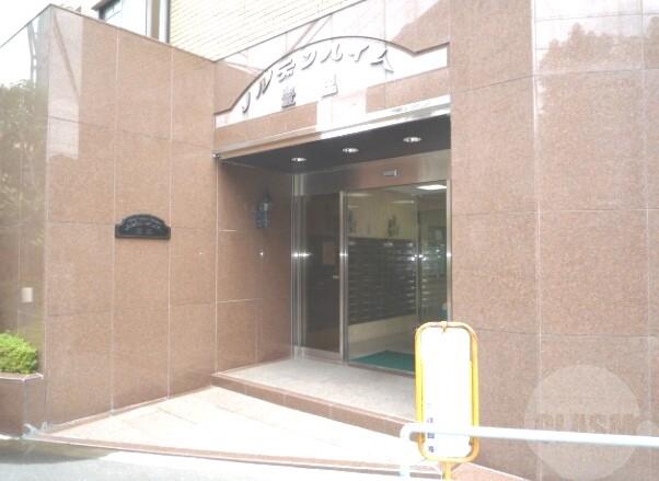 18/30 エントランス