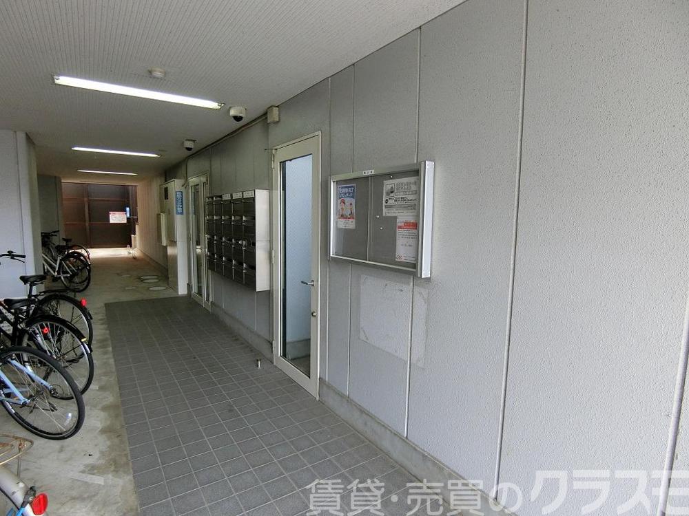 28/30 エントランス