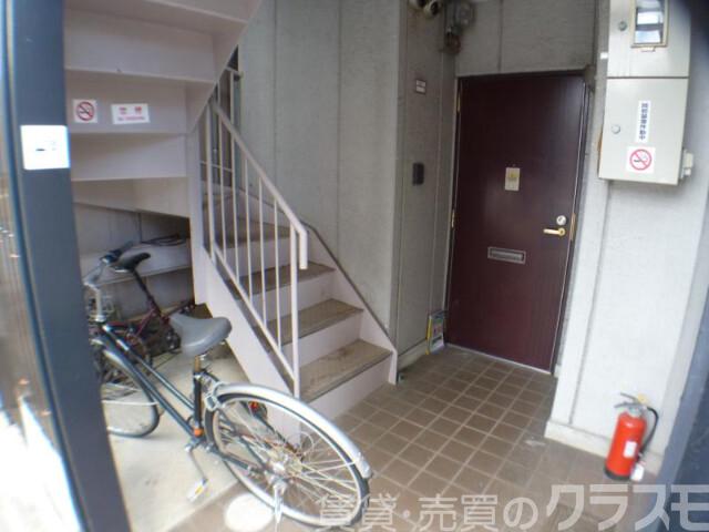 28/30 エントランス