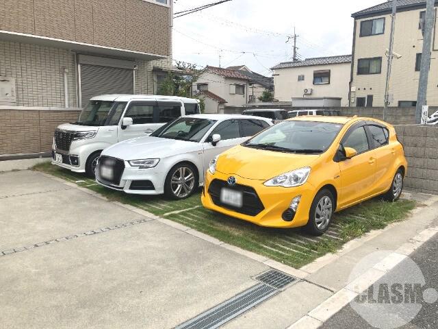 23/30 駐車場