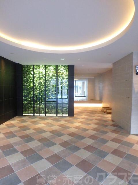 18/29 エントランス