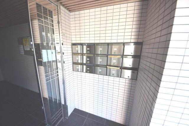 16/25 エントランス