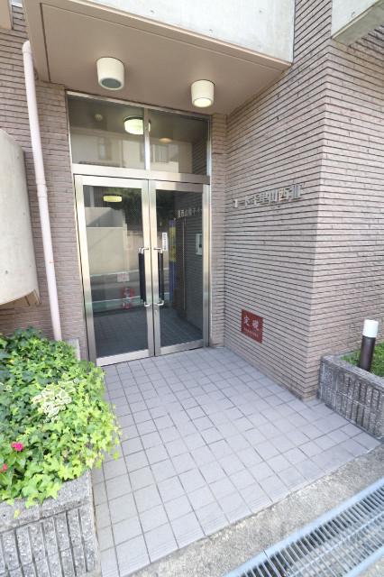 22/30 エントランス