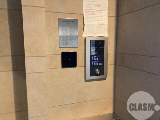 21/26 エントランス