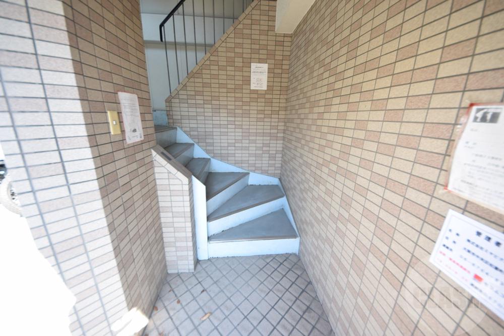 19/27 エントランス