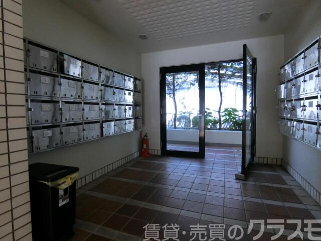 28/30 エントランス