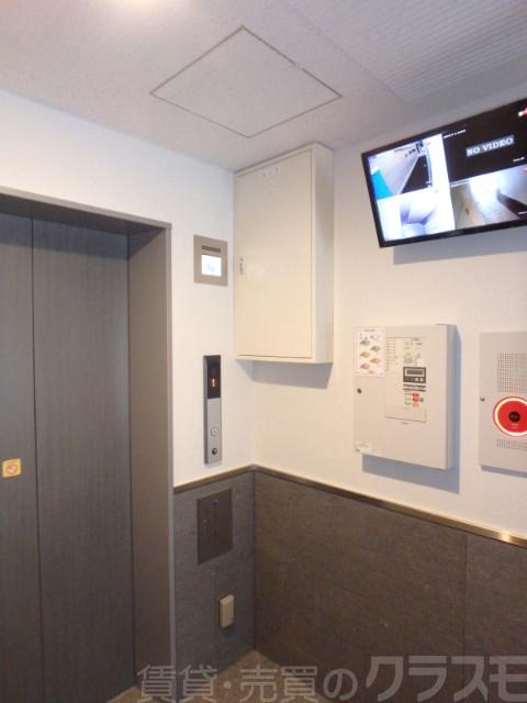 18/26 エントランス