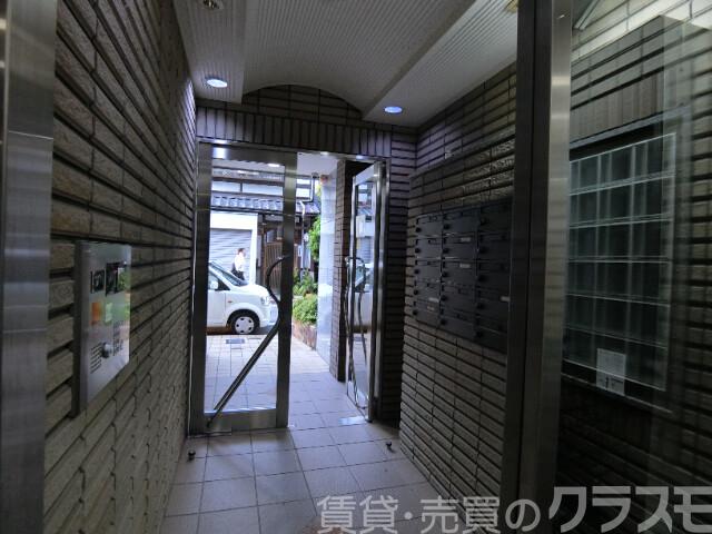 28/30 エントランス