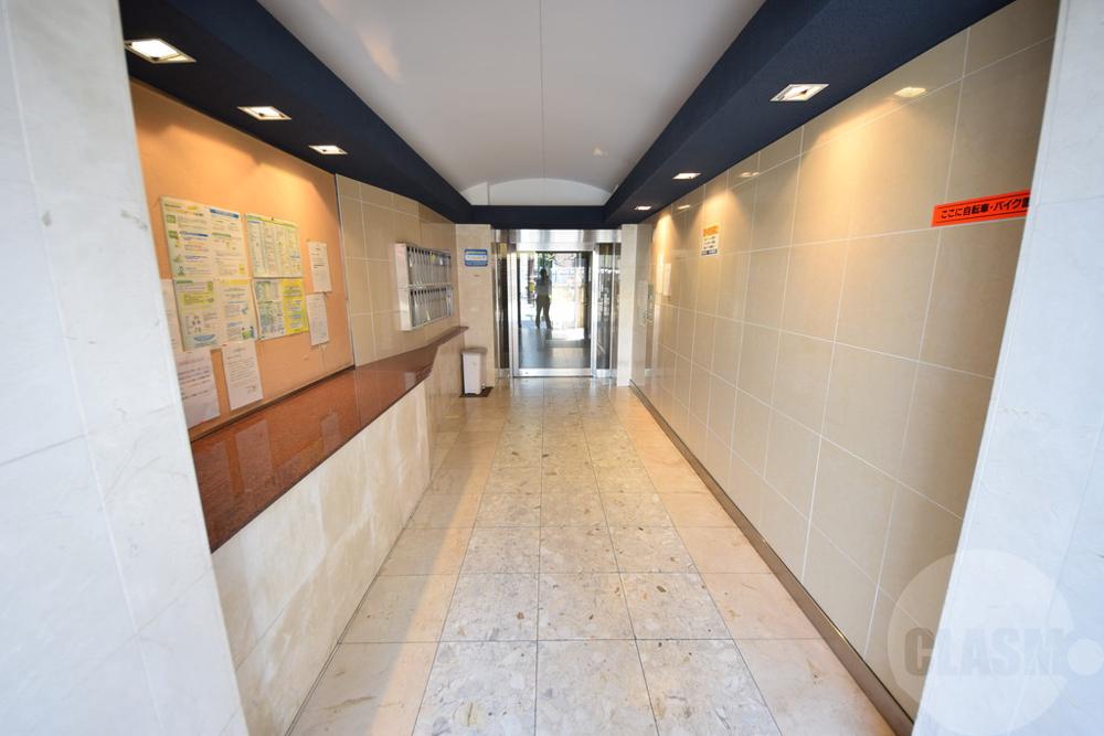 21/29 エントランス